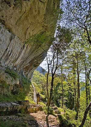 cascatella all’esterno della grotta