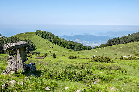 Campocecina, sullo sfondo il golfo della Spezia