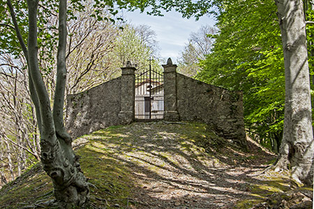 il cimitero (la Spoon River) di Col di Favilla