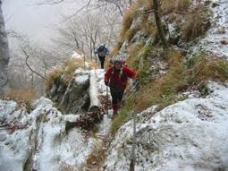  le Scalette con la prima neve, tratto attrezzato con corda metallica