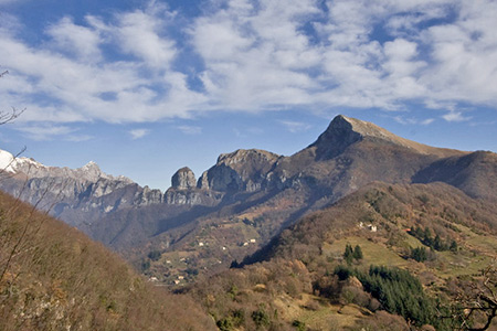 dalla cima del monte Gabberi, la vetta del Matanna è all’estrema destra