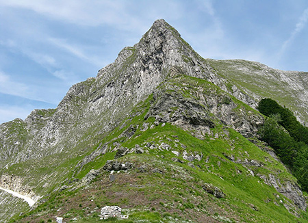 il Passo, a sx la marmifera per le cave Ronchieri